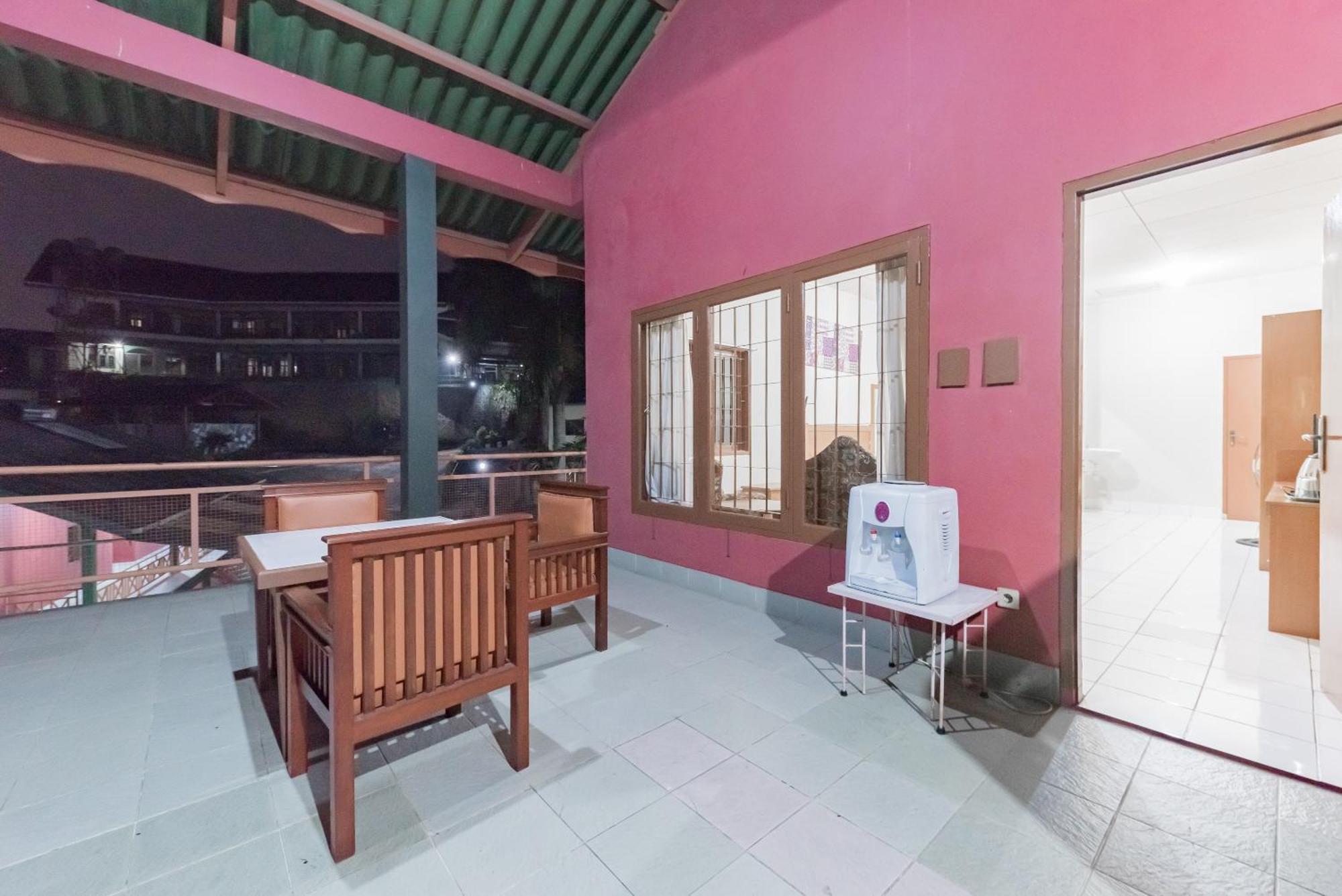 Hotel Reddoorz At Griya Astoeti Bogor